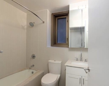 West 55th Street - Photo Thumbnail 4