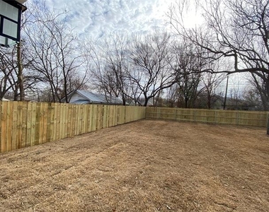104 E Forest Avenue - Photo Thumbnail 15