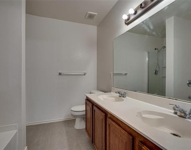 13165 Barbarosa Drive - Photo Thumbnail 14