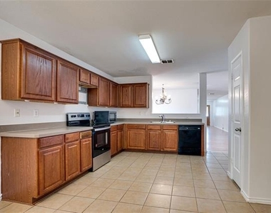 13165 Barbarosa Drive - Photo Thumbnail 7