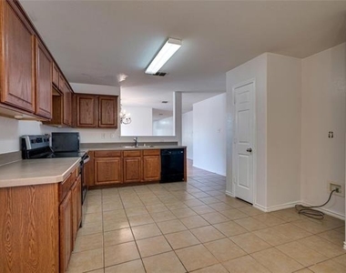 13165 Barbarosa Drive - Photo Thumbnail 8