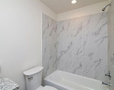 201 S May Street - Photo Thumbnail 14