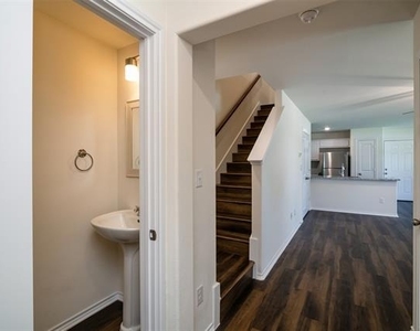 201 S May Street - Photo Thumbnail 2