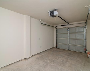 201 S May Street - Photo Thumbnail 19