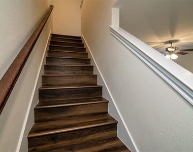 201 S May Street - Photo Thumbnail 11