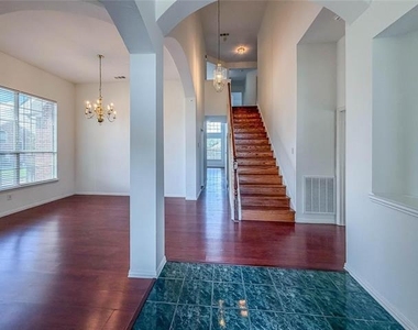 4500 Shadowridge Drive - Photo Thumbnail 9
