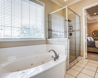 4518 Holland Avenue - Photo Thumbnail 16