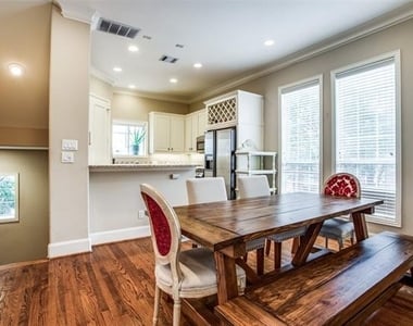 4518 Holland Avenue - Photo Thumbnail 8