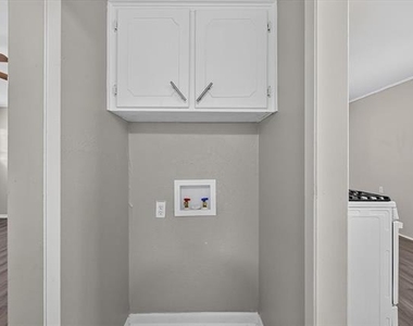 208 D Street - Photo Thumbnail 18