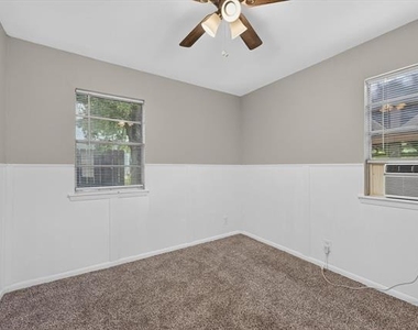 208 D Street - Photo Thumbnail 13