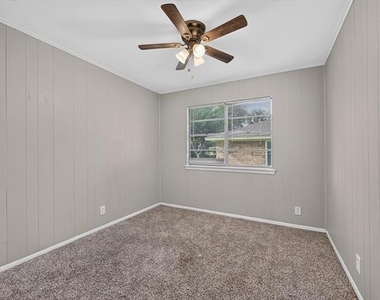 208 D Street - Photo Thumbnail 11