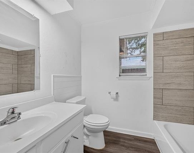 208 D Street - Photo Thumbnail 17