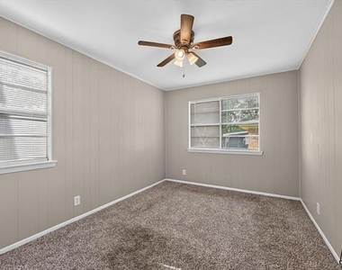 208 D Street - Photo Thumbnail 15