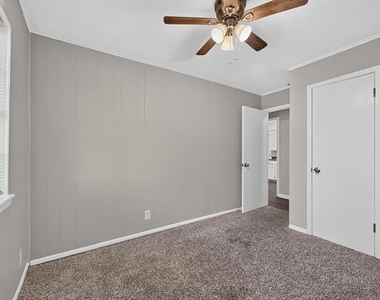 208 D Street - Photo Thumbnail 12