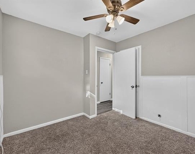 208 D Street - Photo Thumbnail 14
