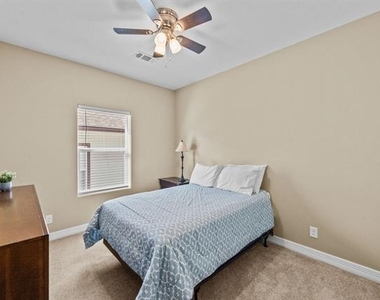 613 W Elm Street - Photo Thumbnail 15