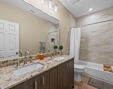 613 W Elm Street - Photo Thumbnail 14