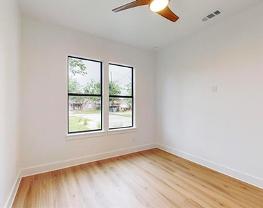 4109 Rupert Street - Photo Thumbnail 24