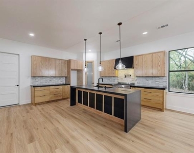 4109 Rupert Street - Photo Thumbnail 5