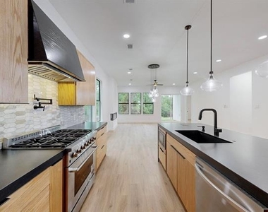 4109 Rupert Street - Photo Thumbnail 9
