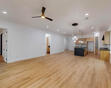 4109 Rupert Street - Photo Thumbnail 3
