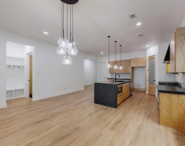 4109 Rupert Street - Photo Thumbnail 4
