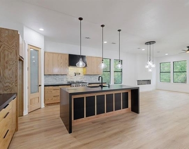 4109 Rupert Street - Photo Thumbnail 6