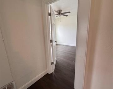 1621 S Mirick Avenue - Photo Thumbnail 2