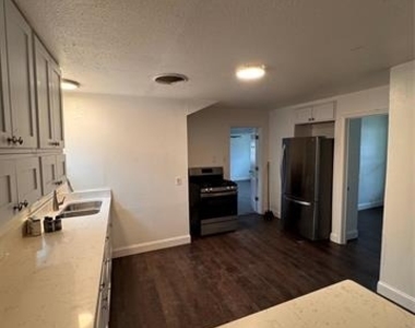 1621 S Mirick Avenue - Photo Thumbnail 10
