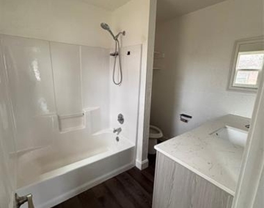 1621 S Mirick Avenue - Photo Thumbnail 8