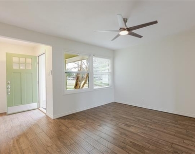 11839 High Meadow Drive - Photo Thumbnail 14