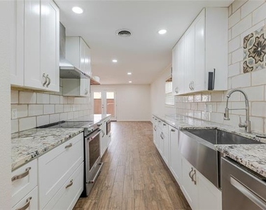 11839 High Meadow Drive - Photo Thumbnail 6