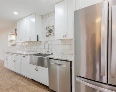 11839 High Meadow Drive - Photo Thumbnail 5