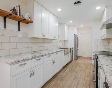 11839 High Meadow Drive - Photo Thumbnail 4