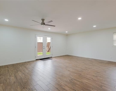 11839 High Meadow Drive - Photo Thumbnail 16