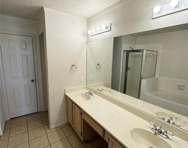 1506 Shalain Drive - Photo Thumbnail 7