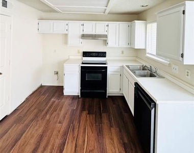 1506 Shalain Drive - Photo Thumbnail 3