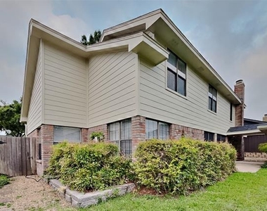 305 Hillside Court - Photo Thumbnail 16