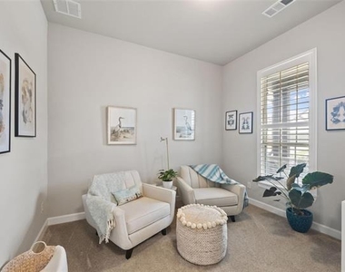 1906 Galenda Drive - Photo Thumbnail 11