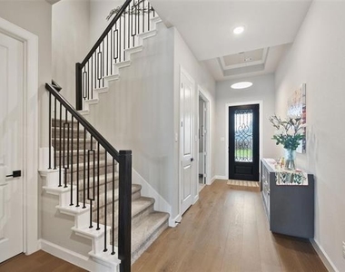 1906 Galenda Drive - Photo Thumbnail 10