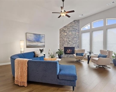 1906 Galenda Drive - Photo Thumbnail 7