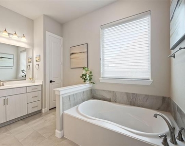 1906 Galenda Drive - Photo Thumbnail 14