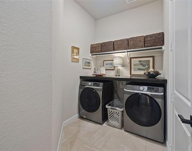 1906 Galenda Drive - Photo Thumbnail 12