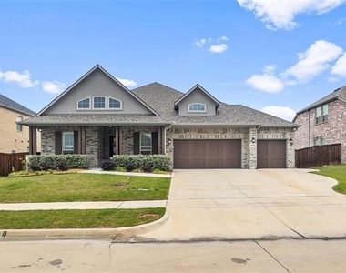 1906 Galenda Drive - Photo Thumbnail 2