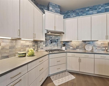 1906 Galenda Drive - Photo Thumbnail 4