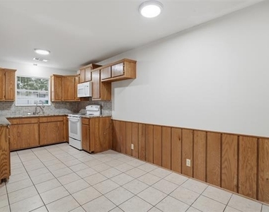 106 Shaw Street - Photo Thumbnail 3