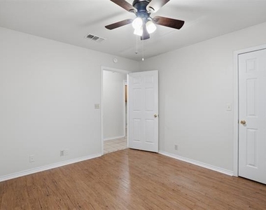 106 Shaw Street - Photo Thumbnail 15
