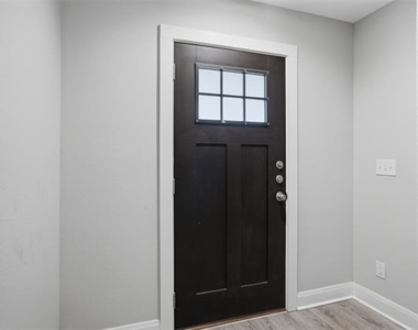 1022 W Shepherd Street - Photo Thumbnail 1