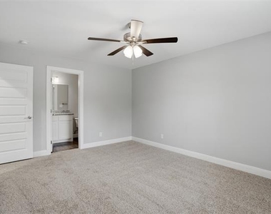 1022 W Shepherd Street - Photo Thumbnail 14