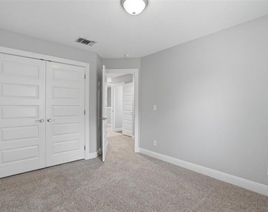 1022 W Shepherd Street - Photo Thumbnail 18
